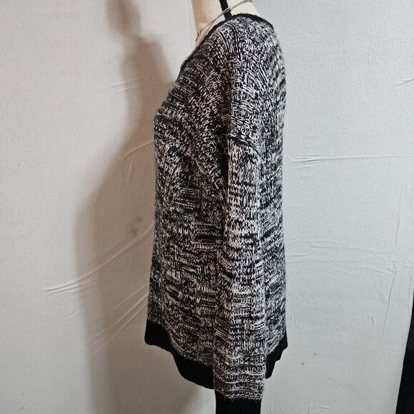 Romeo & Juliet Couture Crewneck Sweater Black And White, women's L, Preppy, Goth - Picture 2 of 9